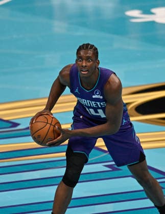 New York Knicks v Charlotte Hornets CHARLOTTE, USA - NOVEMBER 26: Charlotte Hornets Moussa Diabate during NBA, Basketball Herren, USA game between New York Knicks and Charlotte Hornets in Charlotte NC, United States on November 26, 2025 Peter Zay Anadolu Charlotte United States. Editorial use only. Please get in touch for any other usage.  Copyright: x2025xAnadoluxPeterxZayx