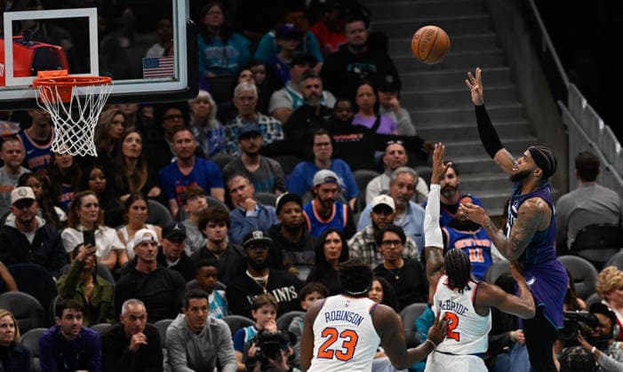 New York Knicks v Charlotte Hornets CHARLOTTE, USA - NOVEMBER 26: Charlotte Hornets player Miles Bridges throws the ball during the game against the New York Knicks in Charlotte NC, United States on November 26, 2025 Peter Zay Anadolu Charlotte United States. Editorial use only. Please get in touch for any other usage.  Copyright: x2025xAnadoluxPeterxZayx