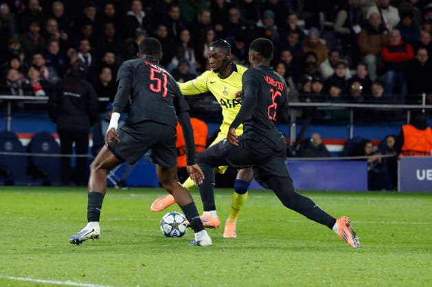 Champions League match - PSG vs Tottenham PSG’s Willian Pacho and Nuno Mendes battles Tottenham’s Randal Kolo Muani during the 2025-26 Champions League phase game, PSG vs Tottenham In Parc des Princes Stadium, Paris, France on November 26th 2025. Photo by Henri Szwarc ABACAPRESS.COM Paris France  Copyright: xSzwarcxHenri ABACAx
