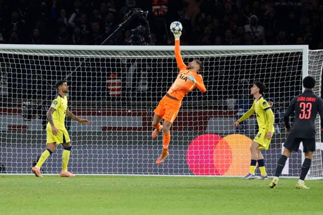 Champions League match - PSG vs Tottenham Tottenham’s Guglielmo Vicario during the 2025-26 Champions League phase game, PSG vs Tottenham In Parc des Princes Stadium, Paris, France on November 26th 2025. Photo by Henri Szwarc ABACAPRESS.COM Paris France  Copyright: xSzwarcxHenri ABACAx