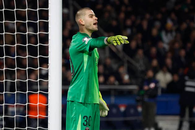 Champions League match - PSG vs Tottenham PSG’s Lucas Chevalier during the 2025-26 Champions League phase game, PSG vs Tottenham In Parc des Princes Stadium, Paris, France on November 26th 2025. Photo by Henri Szwarc ABACAPRESS.COM Paris France  Copyright: xSzwarcxHenri ABACAx