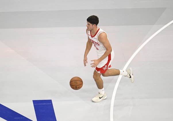 NBA, Basketball Herren, USA Houston Rockets vs Golden State Warriors in San Francisco SAN FRANCISCO, CALIFORNIA - NOV 26: Reed Sheppard (15) of Rockets is in action during the NBA game 8 between Houston Rockets and Golden State Warriors in San Francisco at Chase Center on November 26, 2025 in San Francisco, California, United States. Tayfun Coskun Anadolu California United States. Editorial use only. Please get in touch for any other usage.  Copyright: x2025xAnadoluxTayfunxCoskunx