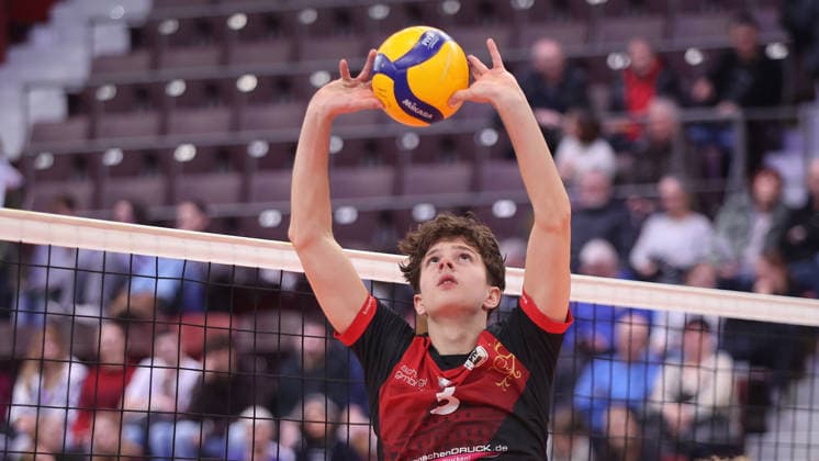 Ludwigsburg , Zoi DVV Cup quarter-final , Barock Volleys MTV Ludwigsburg vs Powervolleys Düren , Jonah Dornheim Lubu