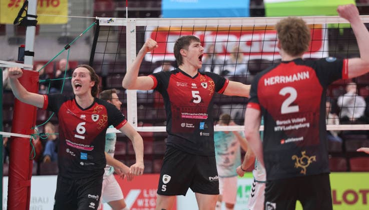 Ludwigsburg , Zoi DVV Cup quarter-final , Barock Volleys MTV Ludwigsburg vs Powervolleys Düren , from left Ben Simon Bonin Jan Huber Lubu