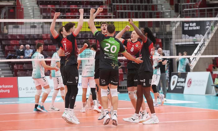 Ludwigsburg , Zoi DVV Cup quarter-final , Barock Volleys MTV Ludwigsburg vs Powervolleys Düren , Jubel Ludwigsburg