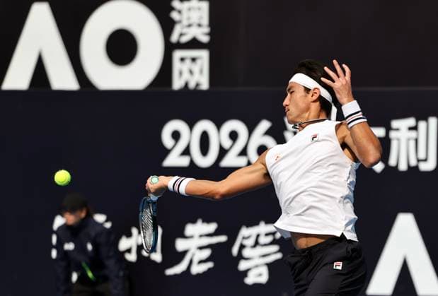 CHENGDU, CHINA - NOVEMBER 25: Bu Yunchaokete of China returns a shot in the Men s Singles first round match against Yang Zijiang of China on day 2 of 2026 Australian Open Asia-Pacific Wildcard Playoffs at the Sichuan International Tennis Centre on November 25, 2025 in Chengdu, Sichuan Province of China.  Copyright: xChinaxNewsxServicex 111605920943