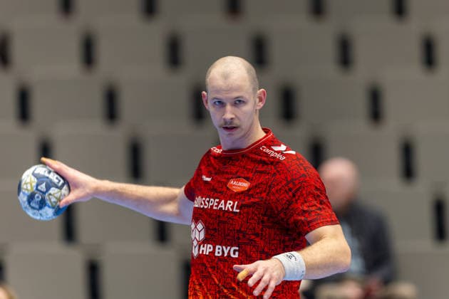 Aalborg Handball v HBC Nantes, EHF Champions League, Aalborg, Denmark Aalborg, Denmark. 26th, November 2025. Simon Hald of Aalborg Handball seen warming up for the EHF Champions League match between Aalborg Handball and HBC Nantes at Sparekassen Danmark Arena in Aalborg. Denmark, Aalborg  Copyright: xGonzalesxPhoto MadsxAndersenx
