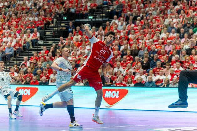 Aalborg Handball v HBC Nantes, EHF Champions League, Aalborg, Denmark Aalborg, Denmark. 26th, November 2025. Marinus Munk (25) of Aalborg Handball seen during the EHF Champions League match between Aalborg Handball and HBC Nantes at Sparekassen Danmark Arena in Aalborg. Denmark, Aalborg  Copyright: xGonzalesxPhoto MadsxAndersenx