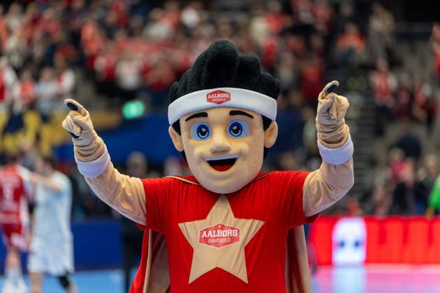 Aalborg Handball v HBC Nantes, EHF Champions League, Aalborg, Denmark Aalborg, Denmark. 26th, November 2025. The mascot of Aalborg Handball seen at the EHF Champions League match between Aalborg Handball and HBC Nantes at Sparekassen Danmark Arena in Aalborg. Denmark, Aalborg  Copyright: xGonzalesxPhoto MadsxAndersenx