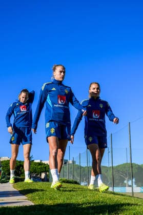 Fußball, Frauen, Nationalteam Schweden Training 251127 Nathalie Björn, Filippa Angeldahl and Johanna Rytting Kaneryd of the women s national football team of Sweden at a training session on November 27, 2025 in Albufeira. Photo: Ludvig Thunman BILDBYRAN kod LT LT0754 fotboll football soccer fotball träning practice training sverige sweden dam bbeng sverige sweden  Copyright: LUDVIGxTHUNMAN BB251127LT007