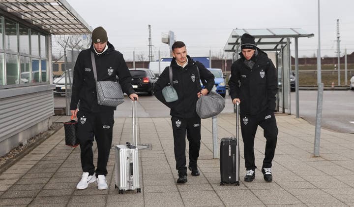 Deventer , Europa League Go Ahead Eagles Deventer vs VfB Stuttgart , Departure in Stuttgart , from left Jeff Chabot Badredine Bouanani El Bilal Khannouss
