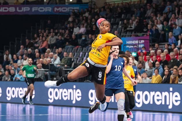 PAULO Helena Gilda Simao (8 Angola) takes a shot at goalduring the IHF Women s Handball World Championship, WM, Weltmeisterschaft game between Angola and Kazakhstan at the SWT Arena in Trier, Germany Copyright: xMartinxPitschx xSPPx Sportspressphoto_SPR66437