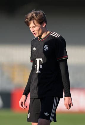 Borehamwood, England, 26th November 2025. Magnus Dalpiaz of Bayern Munich during the Arsenal U19 vs Bayern Munich U19 UEFA Youth League match at Meadow Park, Borehamwood. Picture credit should read: David Klein Sportimage EDITORIAL USE ONLY. No use with unauthorised audio, video, data, fixture lists, club league logos or live services. Online in-match use limited to 120 images, no video emulation. No use in betting, games or single club league player publications. SPI_089_DK_Arsenal_U19_Bayern_Munich_U19 SPI-4327-0089