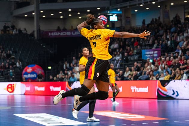 ROSARIO Dolores Palmira Lingombe Do (7 Angola) takes a shot at goal during the IHF Women s Handball World Championship, WM, Weltmeisterschaft game between Angola and Kazakhstan at the SWT Arena in Trier, Germany Copyright: xMartinxPitschx xSPPx Sportspressphoto_SPR66439