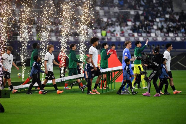 SOCCER - 2025 FIFA U17, U 17 World Cup DOHA,QATAR,27.NOV.25 - SOCCER - FIFA Under 17 World Cup Qatar 2025, final, Portugal vs Austria. Image shows both teams.  GEPAxpictures xRanjithxKumar
