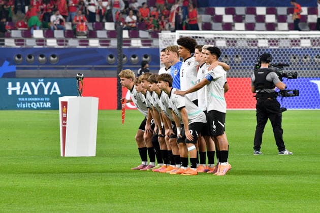 SOCCER - 2025 FIFA U17, U 17 World Cup DOHA,QATAR,27.NOV.25 - SOCCER - FIFA Under 17 World Cup Qatar 2025, final, Portugal vs Austria. Image shows team AUT.  GEPAxpictures xRanjithxKumar