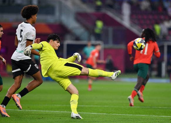 SOCCER - 2025 FIFA U17, U 17 World Cup DOHA,QATAR,27.NOV.25 - SOCCER - FIFA Under 17 World Cup Qatar 2025, final, Portugal vs Austria. Image shows Romario Cunha (POR).  GEPAxpictures xRanjithxKumar