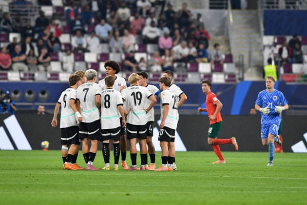 SOCCER - 2025 FIFA U17, U 17 World Cup DOHA,QATAR,27.NOV.25 - SOCCER - FIFA Under 17 World Cup Qatar 2025, final, Portugal vs Austria. Image shows team AUT.  GEPAxpictures xRanjithxKumar