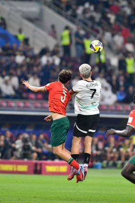 SOCCER - 2025 FIFA U17, U 17 World Cup DOHA,QATAR,27.NOV.25 - SOCCER - FIFA Under 17 World Cup Qatar 2025, final, Portugal vs Austria. Image shows Martim Chelmik (POR) and Nicolas Jozepovic (AUT) .  GEPAxpictures xRanjithxKumar