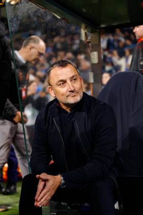 Franck Haise seen during UEFA Europa League game between teams of FC Porto and OGC Nice (Bernardo Benjamim Ball Raw Images) Porto Estadio do Dragao Portugal Copyright: xBernardoxBenjamimx bernardobenjamim_fcporto_nice_2526-03