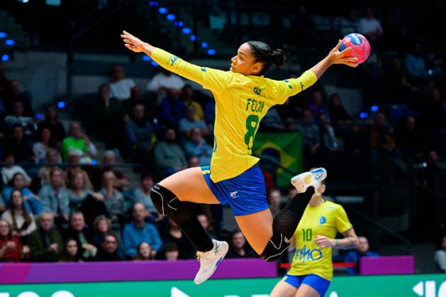 Handball, Womens World Championship, Group G Brazil Cuba Jamily Felix Brazil Stuttgart Porsche Arena Baden Württemberg Germany