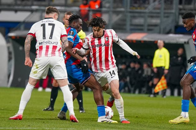 Football UEFA Europa League 2025 26, Matchday 5 Viktoria Pilsen vs SC Freiburg Doosan Arena Pilsen, Czech Republic Yuito Suzuki SC Freiburg, 14 Pilsen Plzenský kraj Czech Republic Copyright: xJOERANxSTEINSIEKx