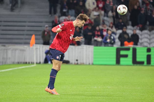 FOOTBALL : LOSC Lille vs Dinamo Zagreb - UEFA Europa League - 27 11 2025 Thomas MEUNIER (LOSC Lille) lors du match LOSC Lille vs Dinamo Zagreb, UEFA Europa League phase de ligue, Decathlon Arena stade Pierre Mauroy, le 27 novembre 2025 - photo Laurent Sanson PsnewZ  Copyright: xLaurentxSANSONx xPsnewZx