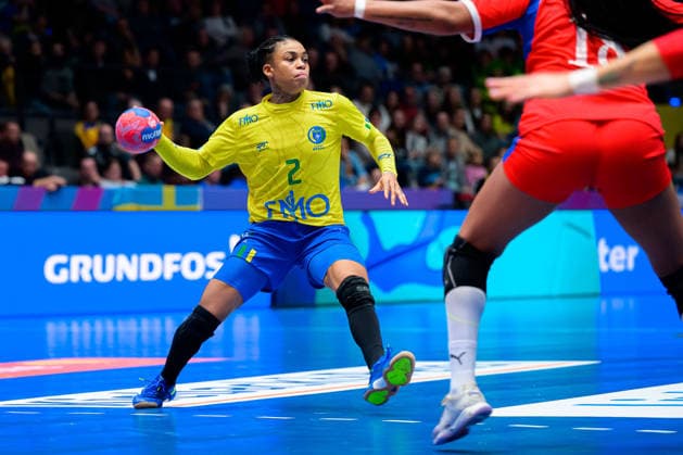 Handball, Womens World Championship, Group G Brazil Cuba Bruna de Paula Brazil Stuttgart Porsche Arena Baden Württemberg Germany