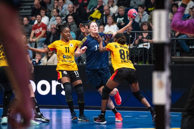 KHASSAKHANOVA Irina (15 Kazakhstan) in a duel with NUNDA Balbina Cassova Afonsa (88 Angola) during the IHF Women s Handball World Championship, WM, Weltmeisterschaft game between Angola and Kazakhstan at the SWT Arena in Trier, Germany Copyright: xMartinxPitschx xSPPx Sportspressphoto_SPR66452