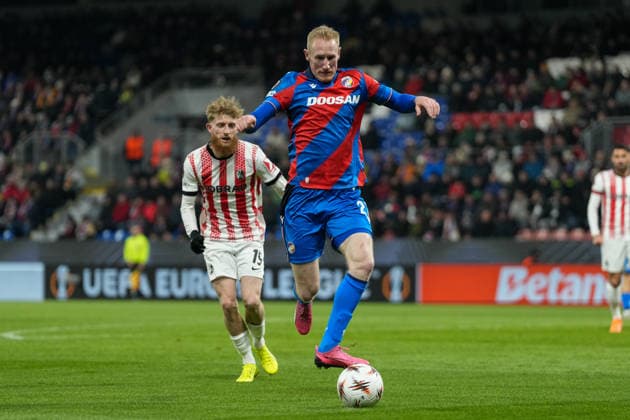 Vaclav Jemelka Vaclav Jemelka FC Viktoria Plzen, Viktoria Pilsen, 21 on the ball , Czech Republic, Football, UEFA Europa League, Matchday 5, League Phase, 2025 2026, FC Viktoria Pilsen vs SC Freiburg, 27 11 2025, Doosan Arena, Plzen, Pilsen, Czech Republic Plzen, Pilsen Doosan Arena Plzenský kraj, Pilsen region, Czech Republic Copyright: xArnexAmbergx
