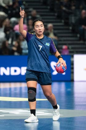ZHAPAROVA Aida (7 Kazakhstan) giving instructions during the IHF Women s Handball World Championship, WM, Weltmeisterschaft game between Angola and Kazakhstan at the SWT Arena in Trier, Germany Copyright: xMartinxPitschx xSPPx Sportspressphoto_SPR66453
