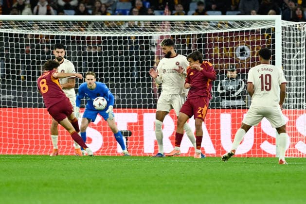 Foto IPP Cavaliere Emiliano. Roma 27 11 2025. Calcio Europa League 2025 2026. AS Roma - FC Midtjylland. Nella foto: il gol di Neil El Aynaoui. Italy Photo Press - World Copyright italy ITALY  Copyright: xR4924_italyphotopressx
