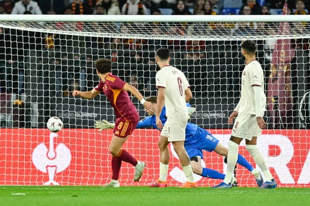Foto IPP Cavaliere Emiliano. Roma 27 11 2025. Calcio Europa League 2025 2026. AS Roma - FC Midtjylland. Nella foto: il gol di Neil El Aynaoui. Italy Photo Press - World Copyright italy ITALY  Copyright: xR4924_italyphotopressx