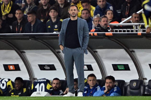Fenerbahce v Ferencvarosi TC - UEFA Europa League ISTANBUL, TURKIYE - NOVEMBER 27: Head coach Domenico Tedesco of Fenerbahce looks on during the UEFA Europa League week 5 match between Fenerbahce and Ferencvarosi TC at Chobani Stadium in Istanbul, Turkiye on November 27, 2025. Serhat Cagdas Anadolu Istanbul Turkey. Editorial use only. Please get in touch for any other usage.  Copyright: x2025xAnadoluxSerhatxCagdasx