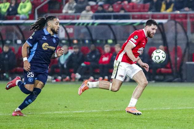 ALKMAAR , 27-11-2025 , AFAS Stadium , season 2025 2026 , UEFA Europa Conference League , third qualifying round, match between AZ and Shelbourne , AZ player Troy Parrott AZ player Mees de Wit AZ - Shelbourne  x32218807x Copyright: