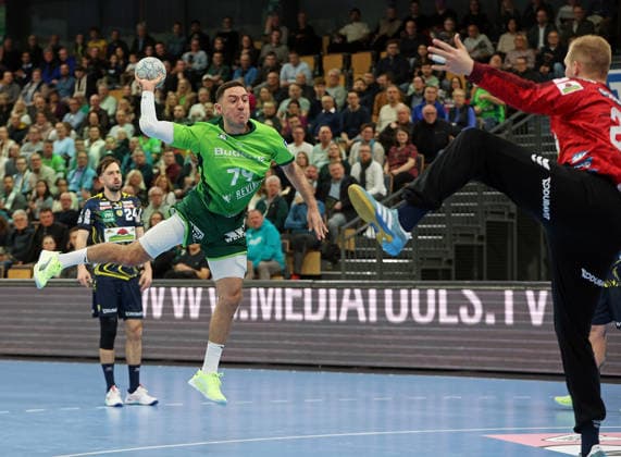27 11 2025, xovx, Handball Daikin Handball Bundesliga, HSG Wetzlar Rhein Neckar Löwen v l Patrick Groetzki Rhein Neckar Löwen , Ahmet Nafea HSG Wetzlar , David Späth Rhein Neckar Löwen Wetzlar Buderus Arena Hessen Germany EN