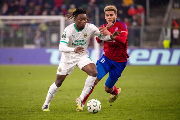 SOCCER - UEFA ECL, Czestochowa vs Rapid SOSNOWIEC,POLAND,27.NOV.25 - SOCCER - UEFA Conference League, Rakow Czestochowa vs SK Rapid Wien. Image shows Martin Ndzie (Rapid) and Lamine Diaby-Fadiga (Czestochowa).  GEPAxpictures xPhilippxBrem