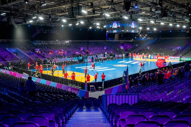 2025-11-27 Romania vs Croatia ROTTERDAM, NETHERLANDS - NOVEMBER 27: overview arena during the IHF Worldchampionship 2025 match for women, between Romania and Croatia at Ahoy on November 27, 2025 in Rotterdam, Netherlands. Rotterdam Ahoy Netherlands Content not available for redistribution in The Netherlands directly or indirectly through any third parties. Copyright: xHenkxSeppenx