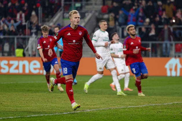 Sosnowiec 27.11.2025. Pilka nozna Liga Konferencji UEFA sezon 2025 2026 kolejka 4 mecz: Rakow Czestochowa - SK Rapid --- Football UEFA Conference League season 2025 2026 round 4 match: Rakow Czestochowa - SK Rapid nz Jonatan Braut Brunes Fot. Michal Gaciarz Arena Akcji NEWSPIX.PL --- newspix.pl 