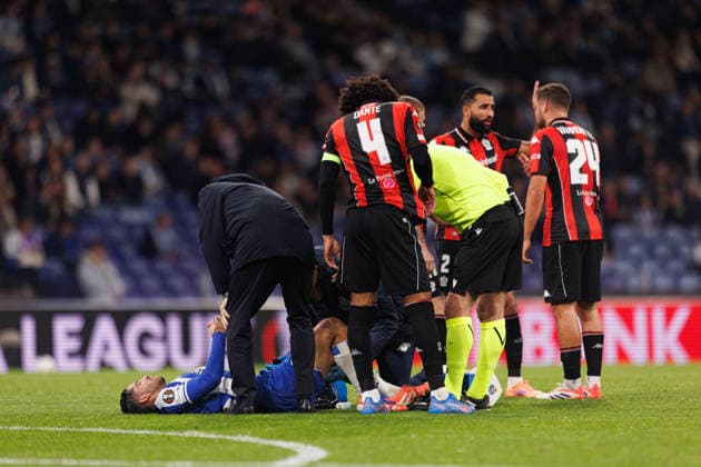 Players of both teams seen during UEFA Europa League game between teams of FC Porto and OGC Nice (Bernardo Benjamim Ball Raw Images) Porto Estadio do Dragao Portugal Copyright: xBernardoxBenjamimx bernardobenjamim_fcporto_nice_2526-30