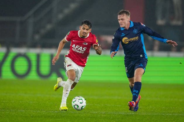2025-11-27 AZ Alkmaar v Shelbourne FC - UEFA Conference League 2025 26 League Phase MD4 ALKMAAR, NETHERLANDS - NOVEMBER 27: Weslley Patati of AZ Alkmaar runs with the ball during the UEFA Conference League 2025 26 League Phase MD4 match between AZ Alkmaar and Shelbourne FC at AFAS Stadion on November 27, 2025 in Alkmaar, Netherlands. Alkmaar AFAS Stadion Netherlands Content not available for redistribution in The Netherlands directly or indirectly through any third parties. Copyright: xEdxvanxdexPolx