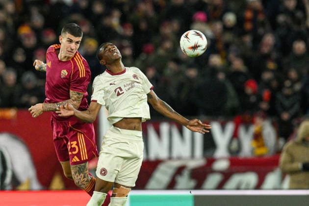 27th November 2025, Stadio Olimpico, Rome, Italy; UEFA Europa League Football; Roma versus Midtyland; Denil Castillo of FC Midtjylland pressured by Gianluca Mancini of AS Roma  AllShotLive