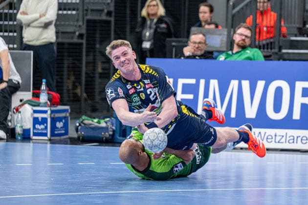 Handball Bundesliga HSG Wetzlar Rhein Neckar Löwen, 27 11 25 Haukur Thrastarson Rhein Neckar Löwen, 25 , Cyrill Akakpo HSG Wetzlar, 20 Handball Bundesliga HSG Wetzlar Rhein Neckar Löwen Wetzlar, 27 11 25 Copyright: xBEAUTIFULxSPORTS Roeczeyx
