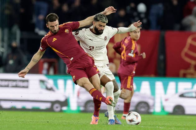 UEFA Europa League AS Roma vs Football Club Midtjylland Roma™s Italian midfielder Bryan Cristante challenges for the ball with Midtjylland s Danish midfielder Philip Billing during UEFA Europa League first round day 5 football match AS Roma vs Football Club Midtjylland at the Olimpic Stadium in Rome, on November 27, 2025. _BPH2885 Copyright: xAntonioxBalascox