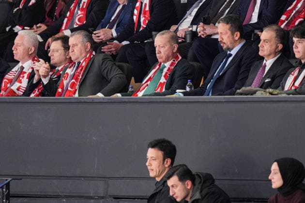 Turkish President Recep Tayyip Erdogan ISTANBUL, TURKIYE - NOVEMBER 27: Turkish President Recep Tayyip Erdogan (C), and Turkish Minister of Youth and Sports Osman Askin Bak (3rd L) follows the FIBA World Cup European Qualifiers first round Group C match between Turkiye and Bosnia and Herzegovina at the Turkcell Basketball Development Center in Istanbul, Turkiye, on November 27, 2025. Cemal Yurttas Anadolu Istanbul Turkey. Editorial use only. Please get in touch for any other usage.  Copyright: x2025xAnadoluxCemalxYurttasx