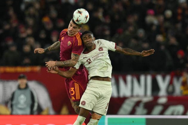Foto IPP Roberto Ramaccia Roma 27 11 2025 Calcio - Uefa Europa League 2025 2026 Roma vs Midtjylland Nella foto Denil Castillo of FC Midtjylland, Gianluca Mancini of AS Roma Italy Photo Press - World Copyright Roma italy Italia ITALY  Copyright: xR4924_italyphotopressx