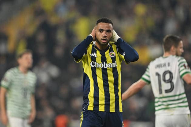 Fenerbahce v Ferencvaros - UEFA Europa League ISTANBUL, TURKIYE - NOVEMBER 27: Fenerbahce’s Youssef En-Nesyri (19) reacts after missing a chance during the UEFA Europa League week 5 match between Fenerbahce and Ferencvaros at Chobani Stadium in Istanbul, Turkiye, on November 27, 2025. Serhat Cagdas Anadolu Istanbul Turkey. Editorial use only. Please get in touch for any other usage.  Copyright: x2025xAnadoluxSerhatxCagdasx