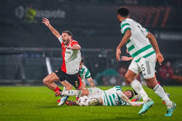 ROTTERDAM , 27-11-2025 , Stadium Feijenoord De Kuip , season 2025 2026 , UEFA Europa League football , League phase matchday 5 , match between Feyenoord and Celtic , picture shows Feyenoord player Bart Nieuwkoop Feyenoord - Celtic  x32220024x Copyright: