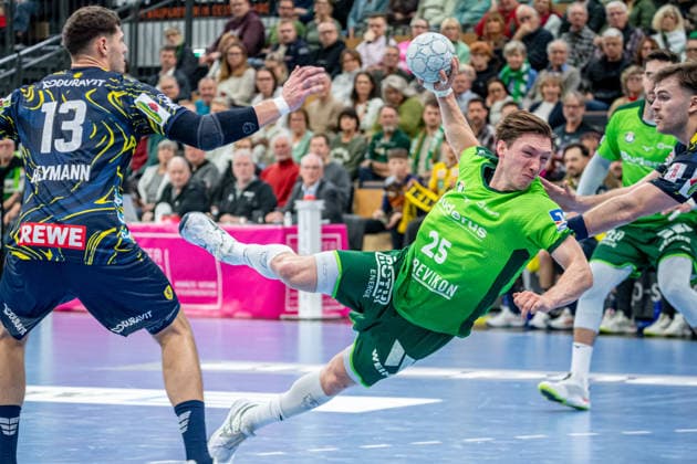 Handball Bundesliga HSG Wetzlar Rhein Neckar Löwen, 27 11 25 Justin Müller HSG Wetzlar, 25 , Sebastian Heymann Rhein Neckar Löwen, 13 Handball Bundesliga HSG Wetzlar Rhein Neckar Löwen Wetzlar, 27 11 25 Copyright: xBEAUTIFULxSPORTS Roeczeyx