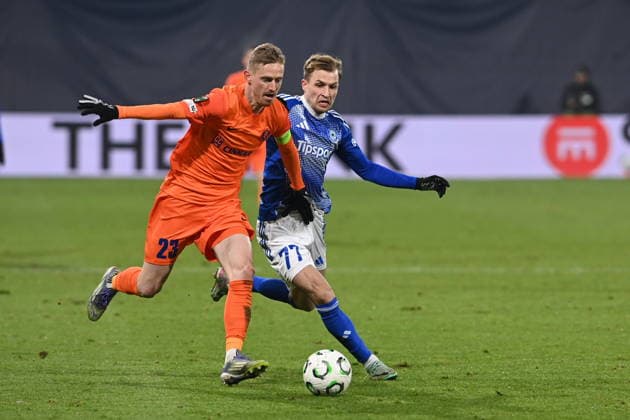 L-R Zan Karnicnik (Celje) and Filip Urica (Olomouc) in action during the Football UEFA Conference League, 4th round match: Sigma Olomouc vs NK Celje in Olomouc, Czech Republic, November 27, 2025. (CTKxPhoto LudekxPerina) CTKPhotoP2025112707671  CTKPhotoP2025112707671